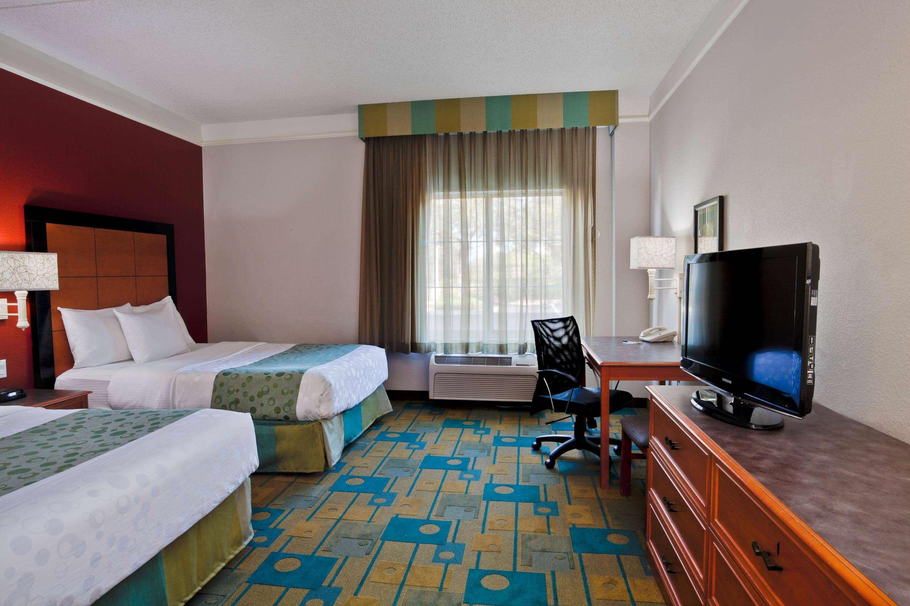 La Quinta By Wyndham Usf Hotel Tampa Room photo