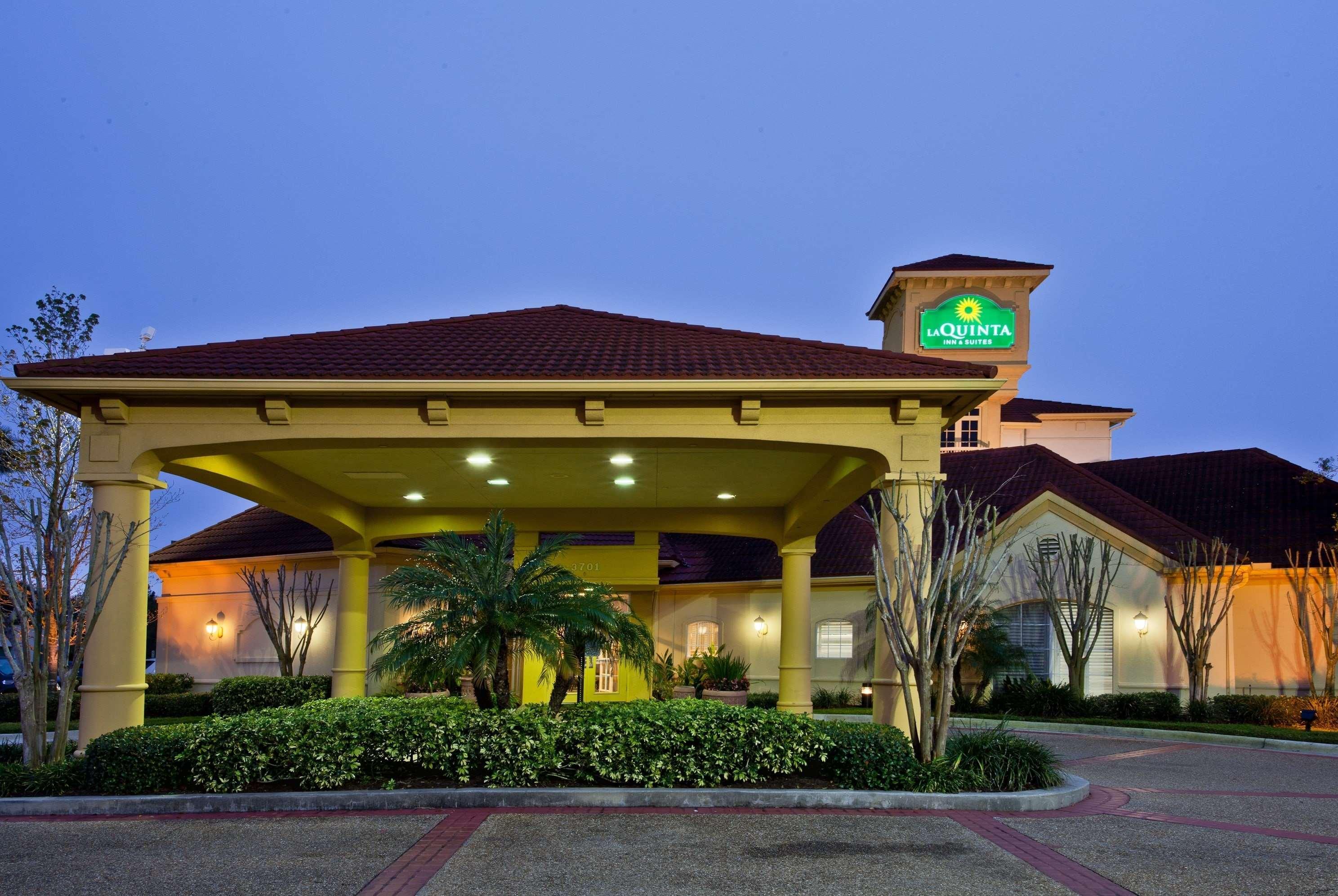 La Quinta By Wyndham Usf Hotel Tampa Exterior photo